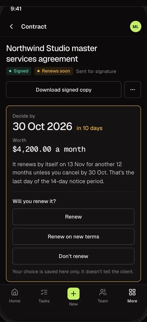 A contract with its dates and a reminder before the renewal, on a phone